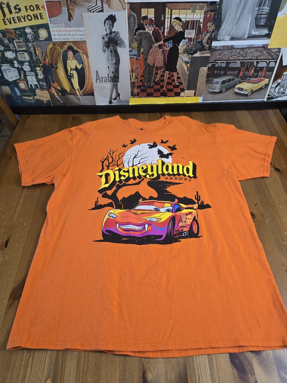 Mens Disneyland Orange Halloween Lightning McQueen Graphic Tee Size XL